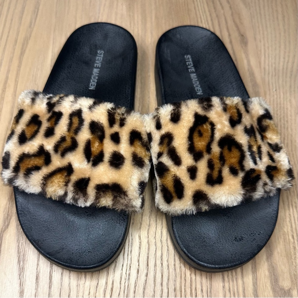 Steve Madden Softey Leopard Faux Fur Slide Sandals - Picture 2 of 4
